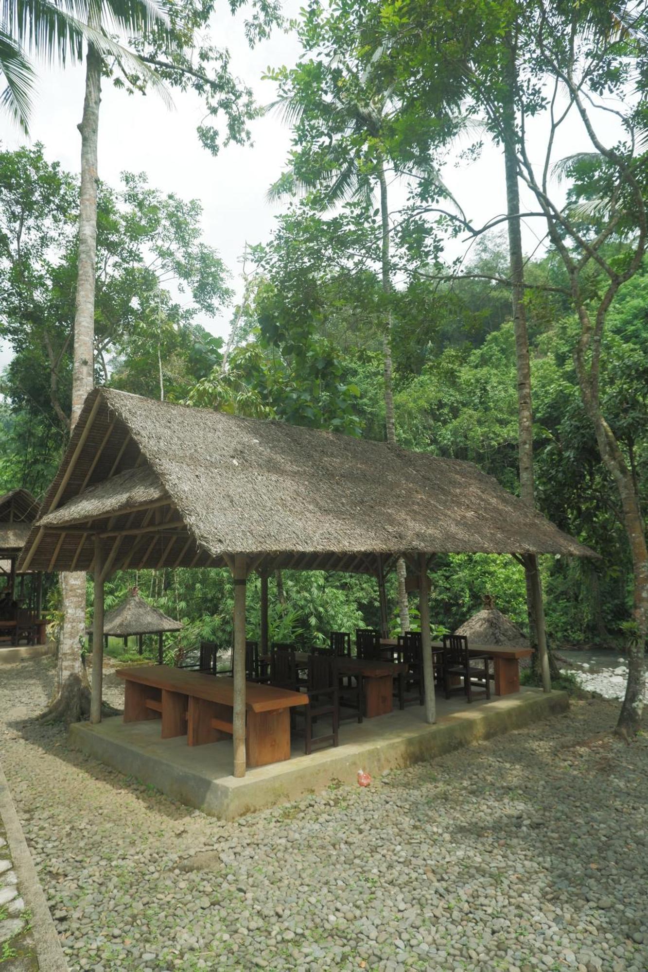 Aum Resort Pulukan Exterior foto